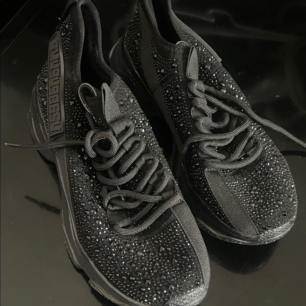 ✨ LAST CHANCE ✨STEVE MADDEN Sparkling Black Embellished Sneakers